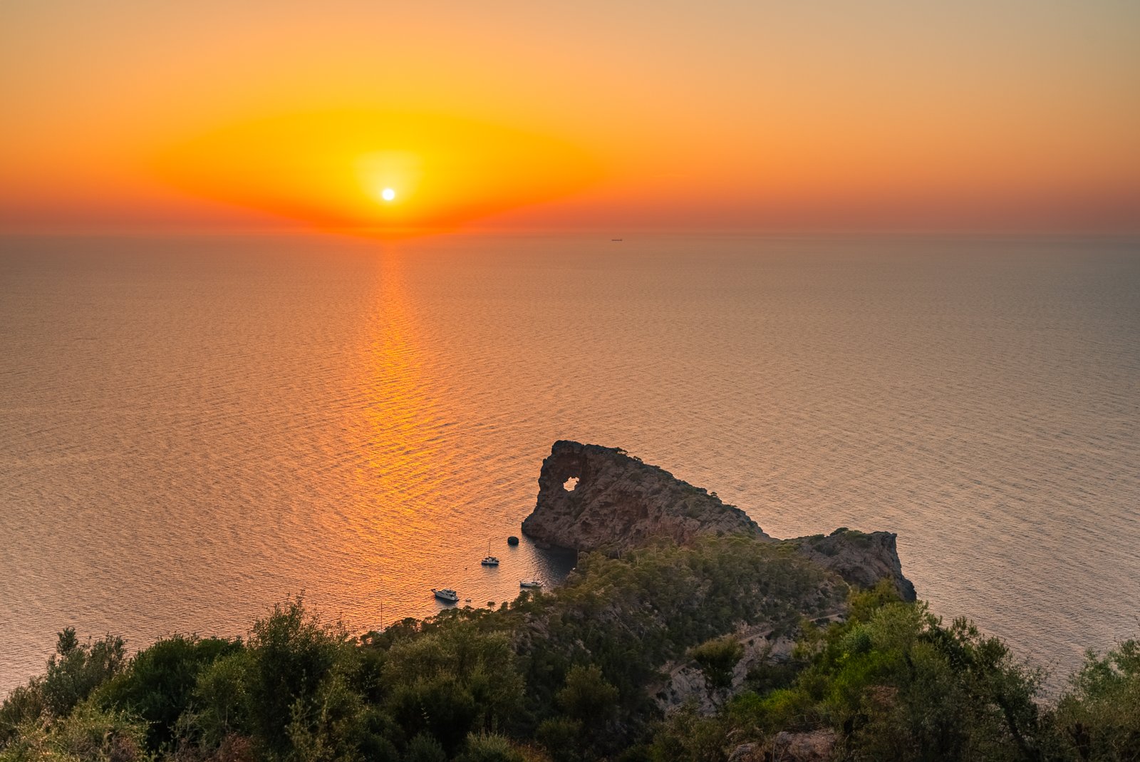 EYO08712-HDR